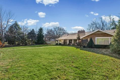 22 Greencroft Drive Champaign IL 61821