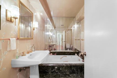 22 Greencroft Drive Champaign IL 61821
