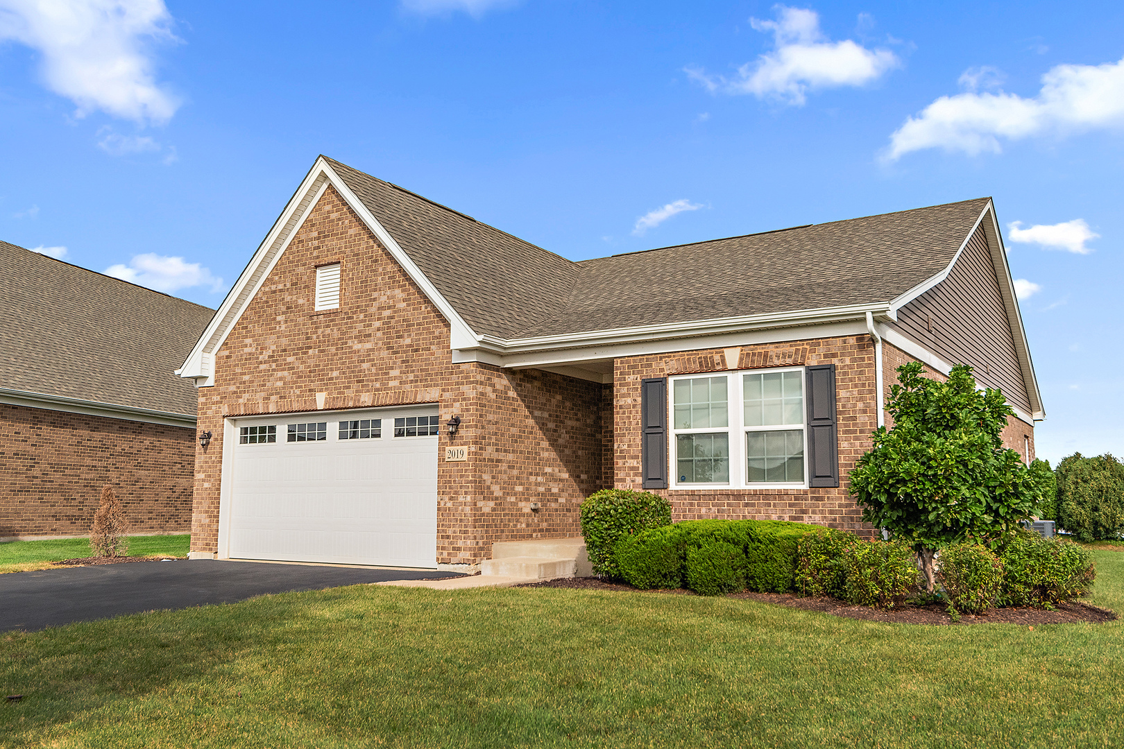 2019 Royalglen Drive New Lenox IL 60451