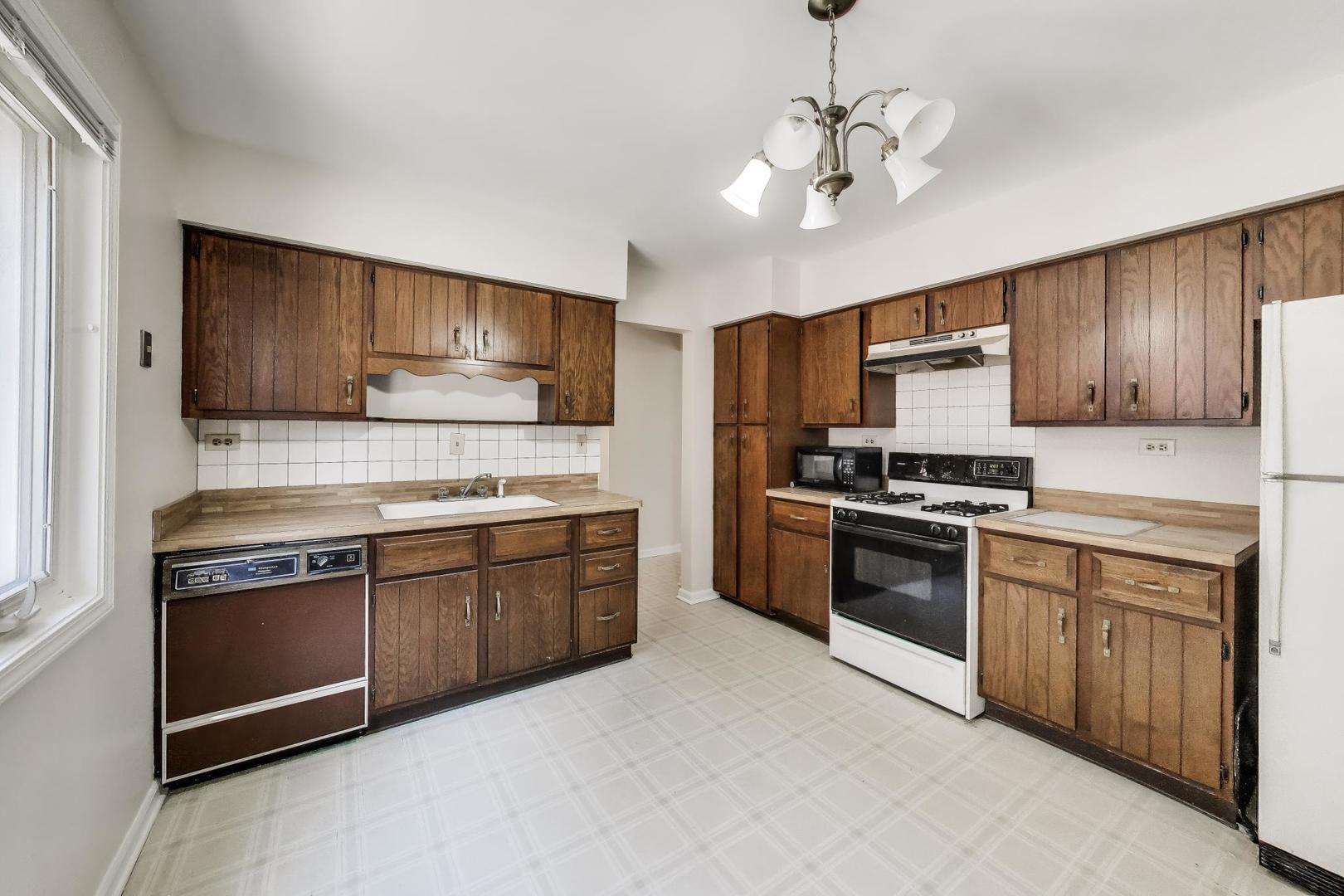 4661 Brummel Street Skokie IL 60076
