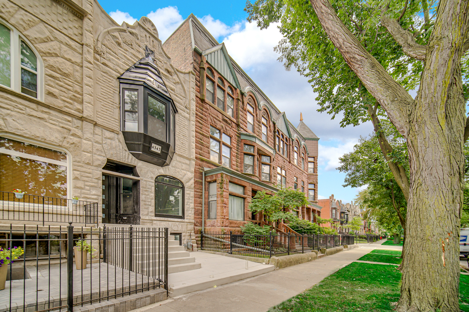 4343 South Ellis Avenue Chicago IL 60653