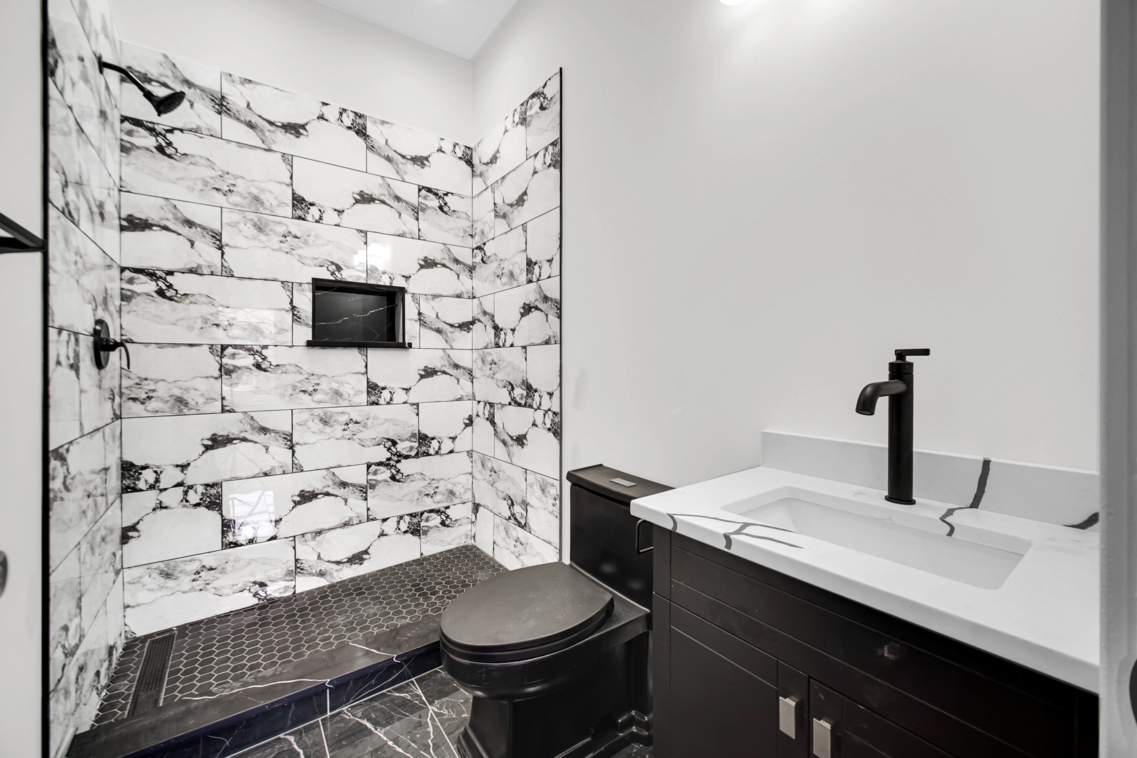 4343 South Ellis Avenue Chicago IL 60653