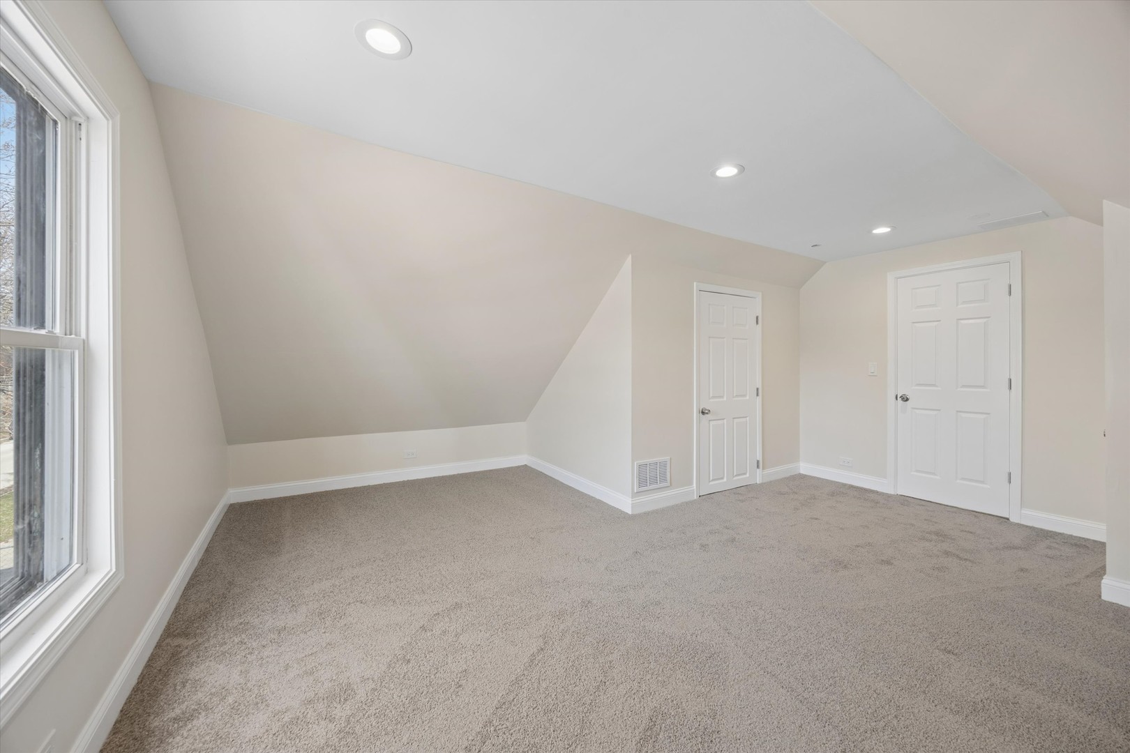 7845 South Ingleside Avenue Chicago IL 60619