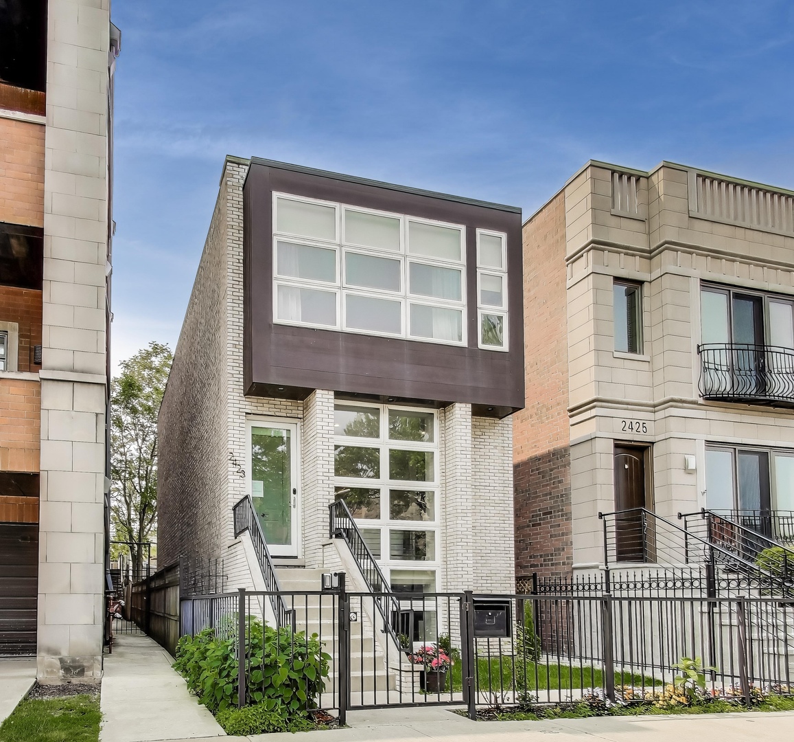 2423 West Erie Street Chicago IL 60612