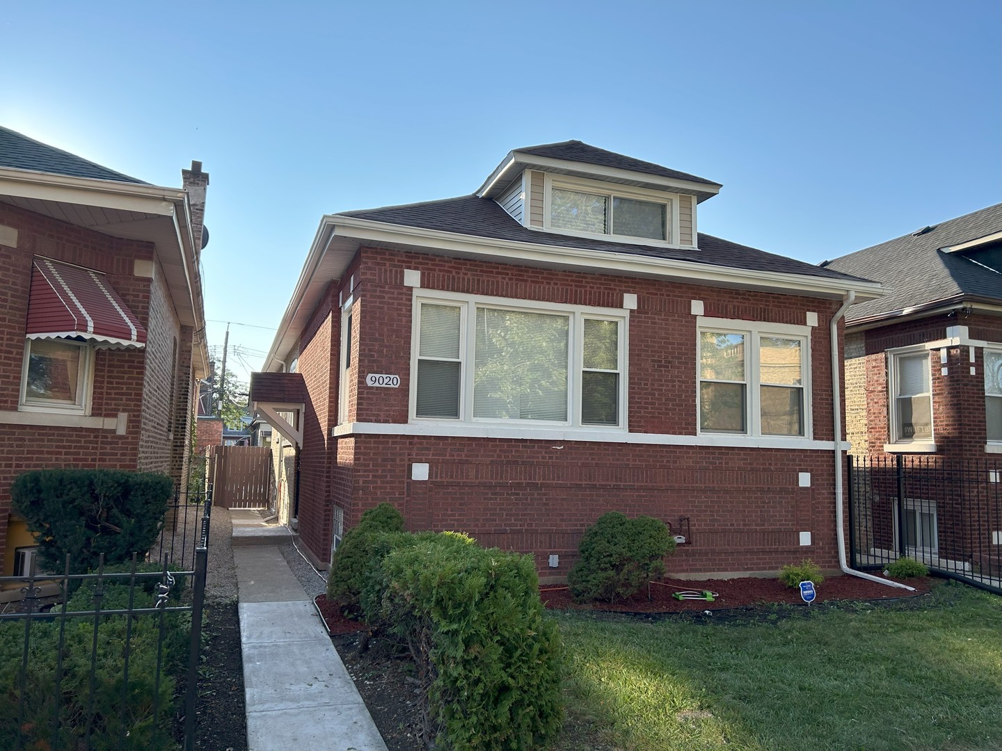 9020 South Throop Street Chicago IL 60620