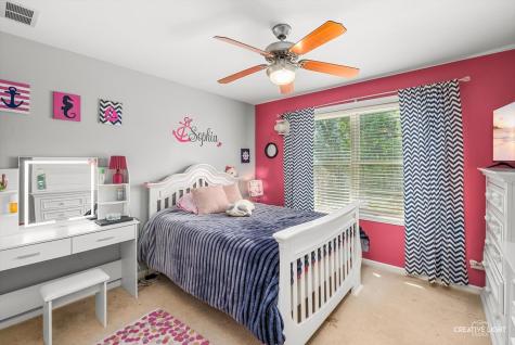424 Camden Circle Oswego IL 60543