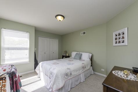 206 Chesapeake Bay Winthrop Harbor IL 60096
