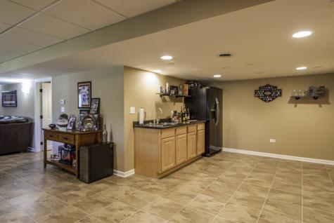206 Chesapeake Bay Winthrop Harbor IL 60096