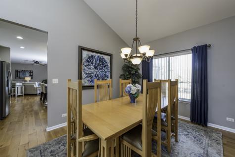 206 Chesapeake Bay Winthrop Harbor IL 60096