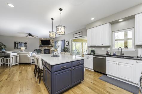 206 Chesapeake Bay Winthrop Harbor IL 60096