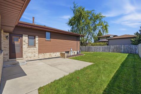 8512 161ST Place Tinley Park IL 60487