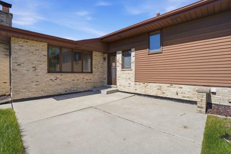 8512 161ST Place Tinley Park IL 60487