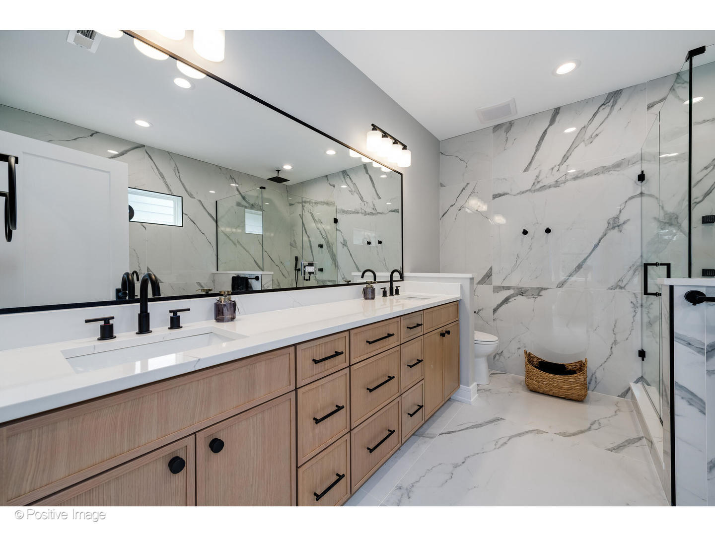 3107 North Oakley Avenue Chicago IL 60618