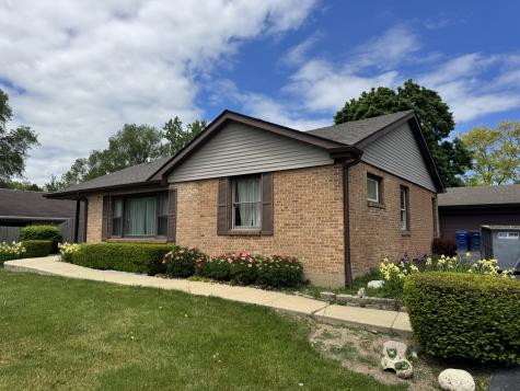 2130 Hawthorne Lane Waukegan IL 60087
