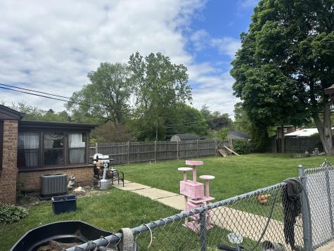 2130 Hawthorne Lane Waukegan IL 60087