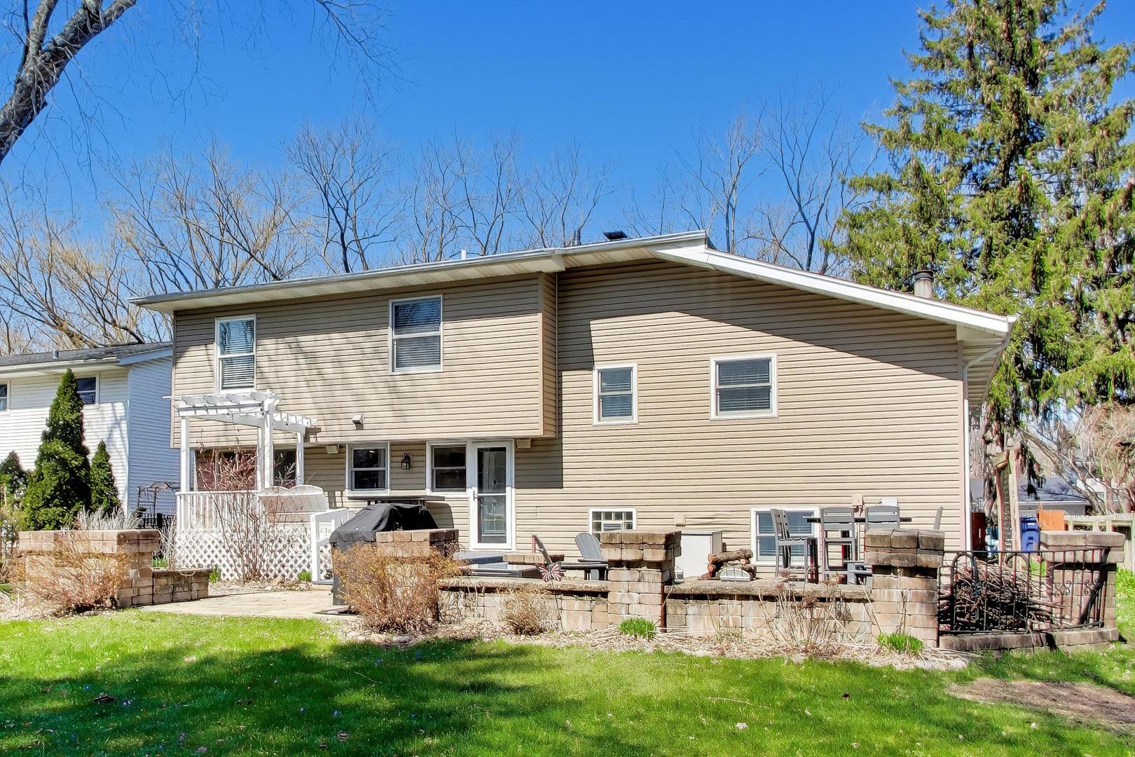 44 Swift Lane Naperville IL 60565