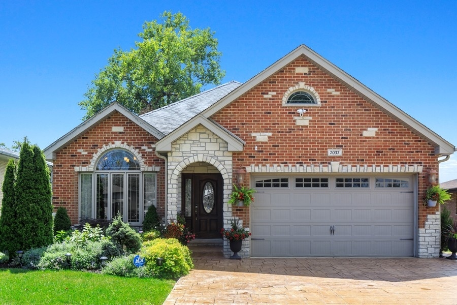 7037 West 72nd Place Chicago IL 60638