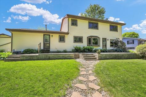 28 Dunlap Drive Sidney IL 61877