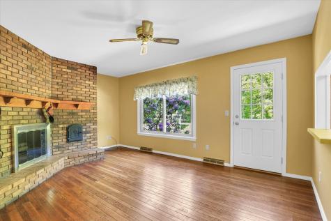 28 Dunlap Drive Sidney IL 61877