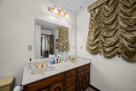 1705 85TH Avenue W Rock Island IL 61201