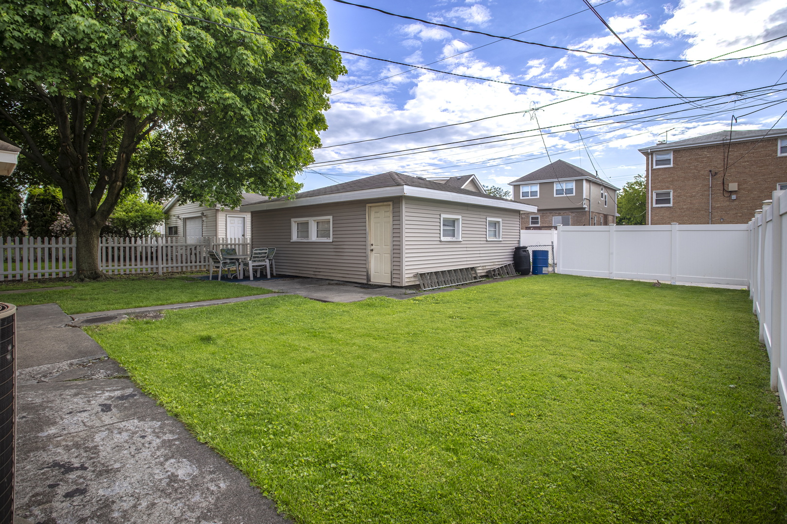 5304 South Mulligan Avenue Chicago IL 60638
