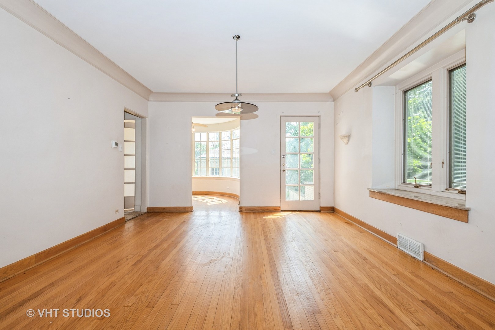 10057 South Bell Avenue Chicago IL 60643