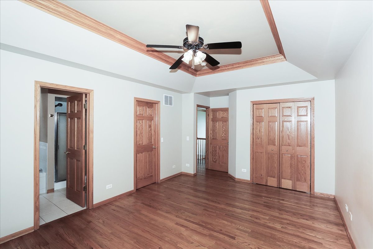 52 West Glenlake Avenue Roselle IL 60172