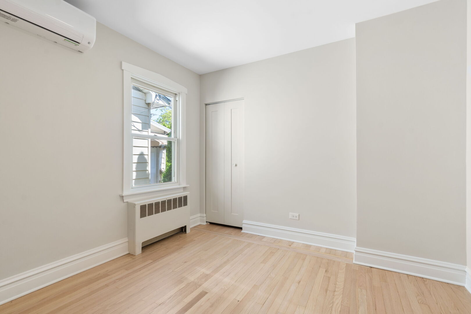 5747 North Melvina Avenue Chicago IL 60646