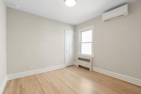 5747 North Melvina Avenue Chicago IL 60646