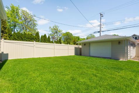 5747 North Melvina Avenue Chicago IL 60646