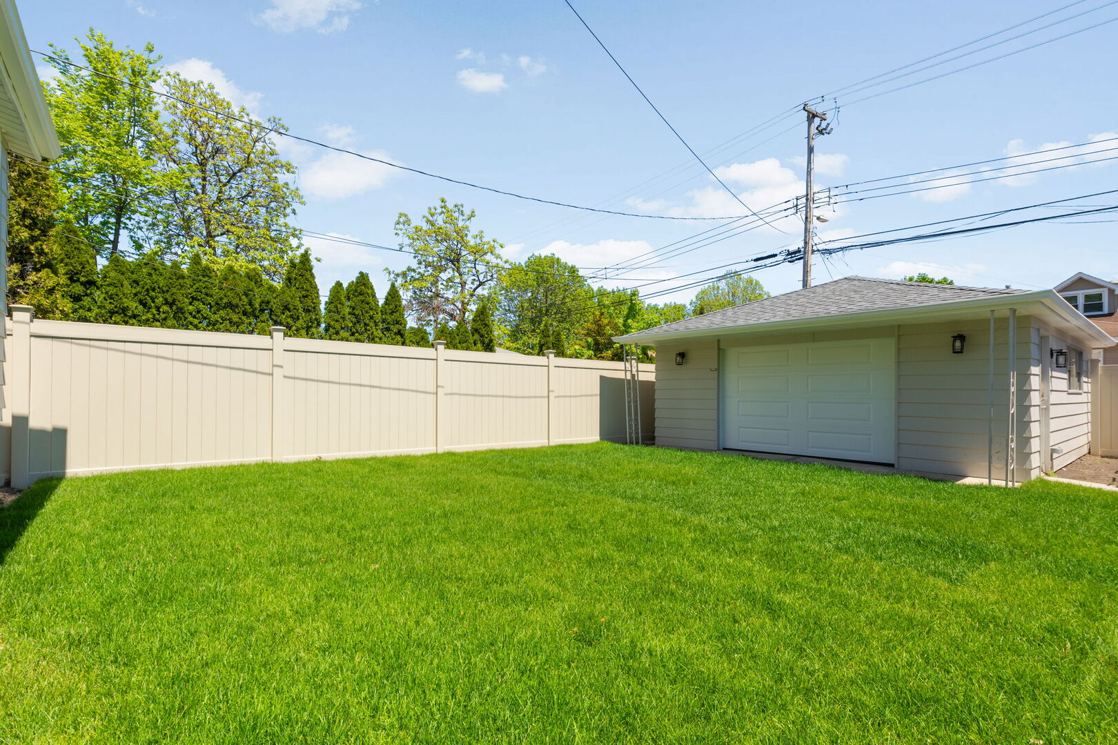 5747 North Melvina Avenue Chicago IL 60646