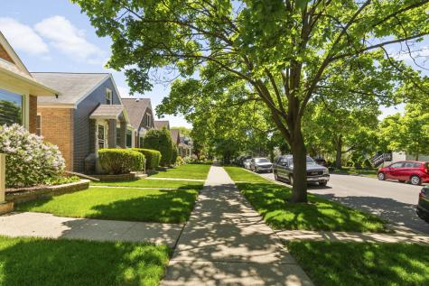 5747 North Melvina Avenue Chicago IL 60646
