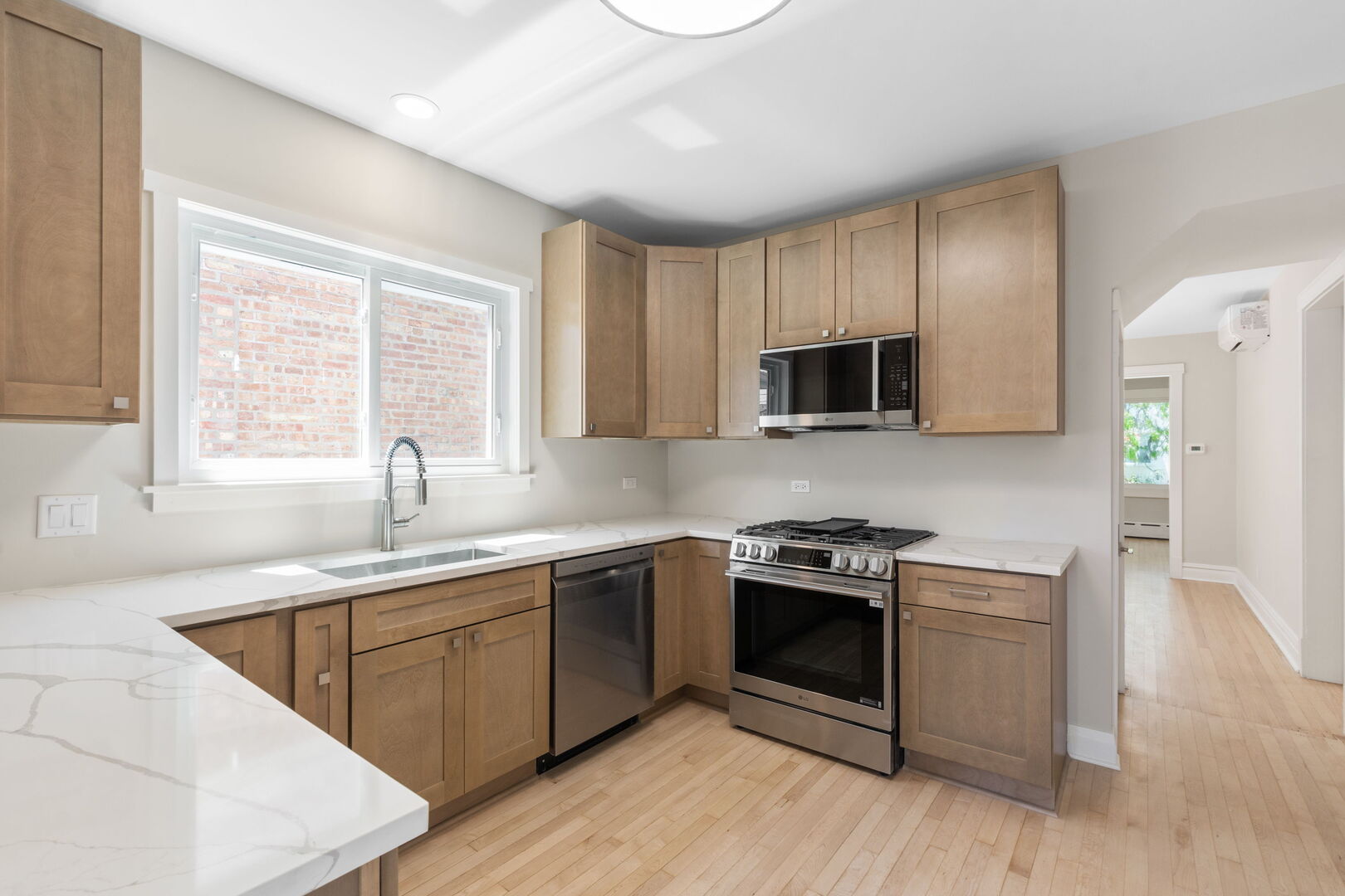 5747 North Melvina Avenue Chicago IL 60646
