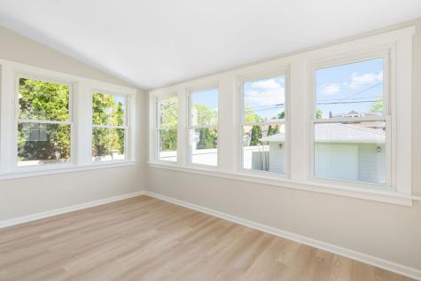 5747 North Melvina Avenue Chicago IL 60646