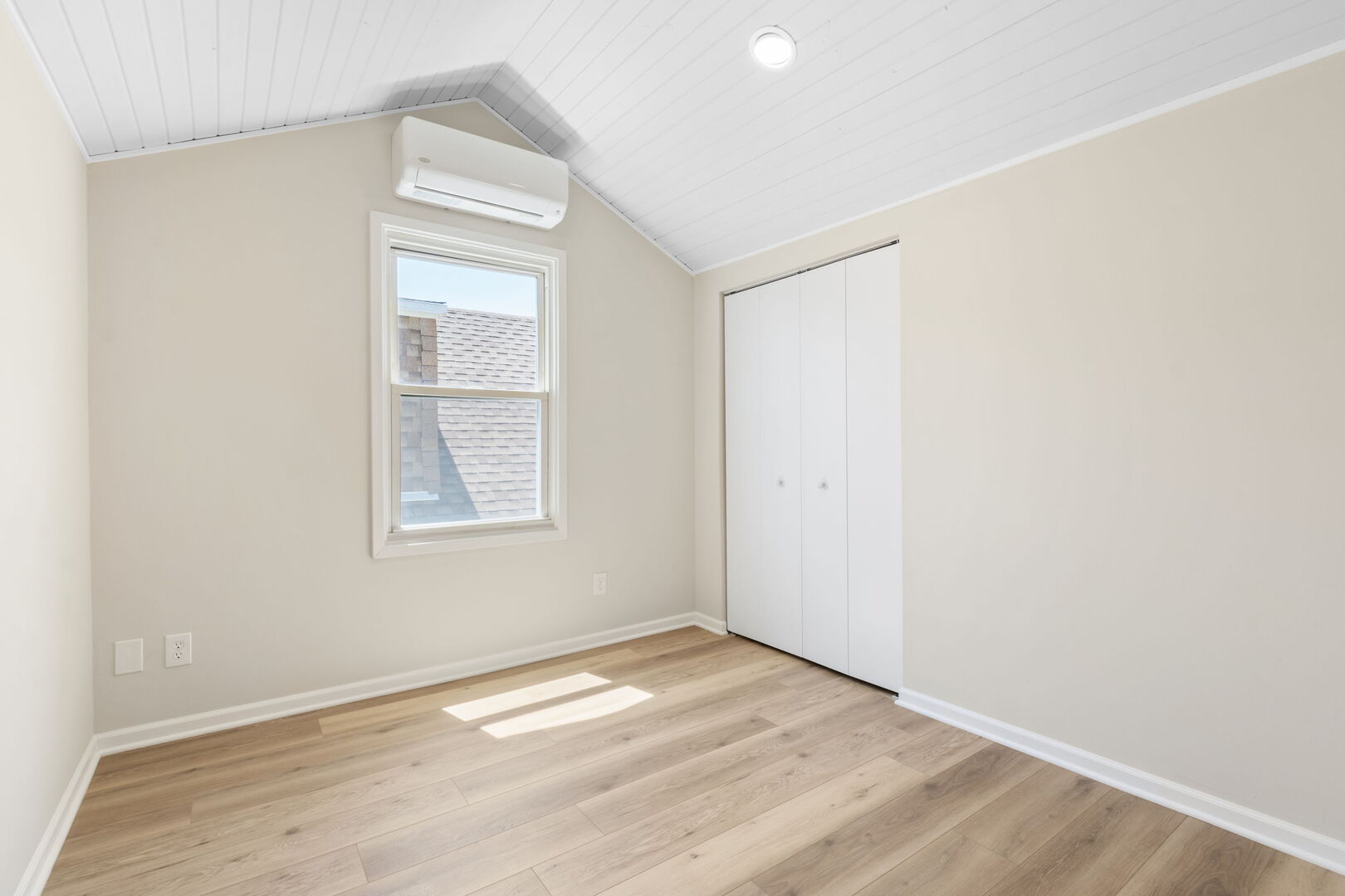 5747 North Melvina Avenue Chicago IL 60646