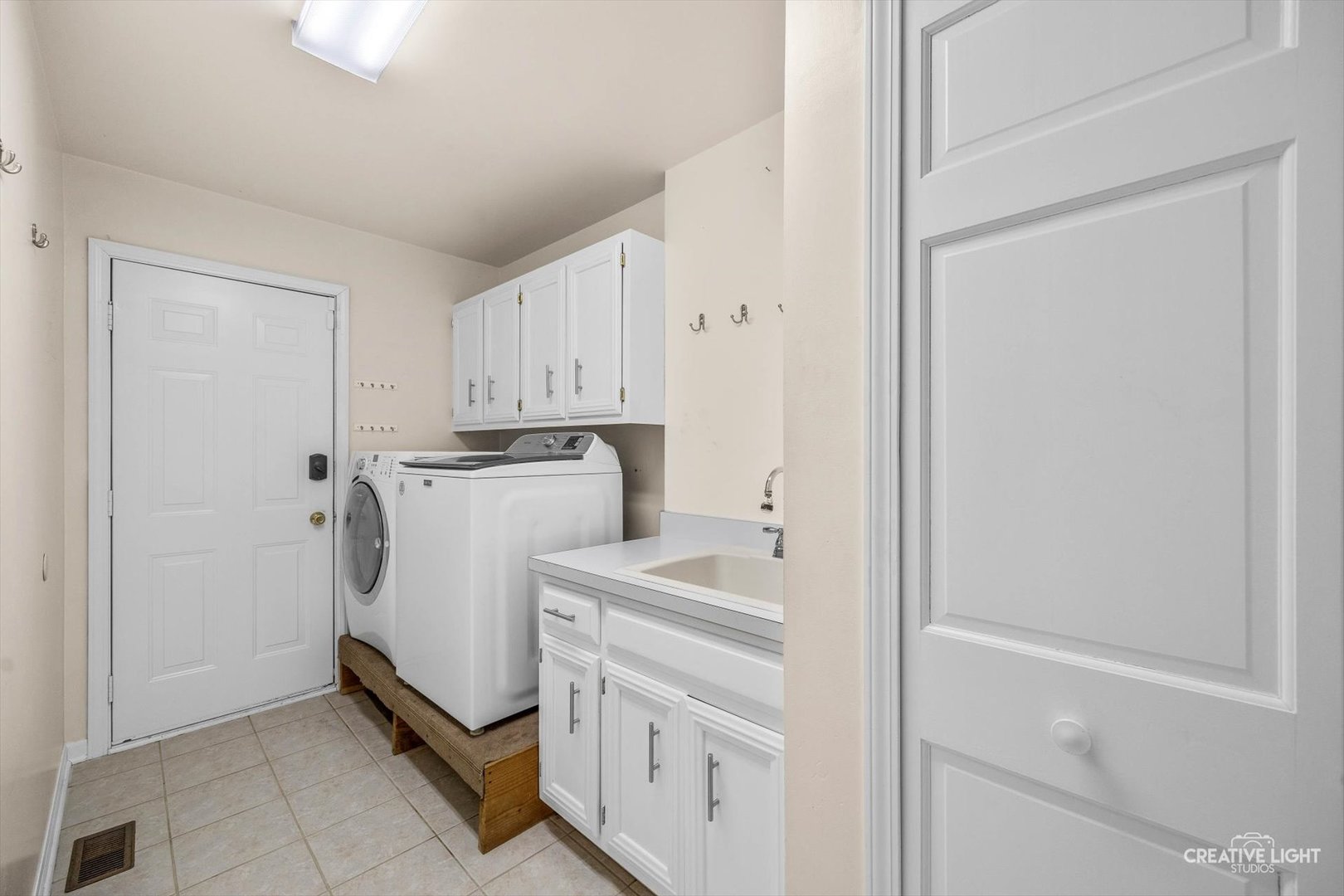 1600 Harris Drive Aurora IL 60502