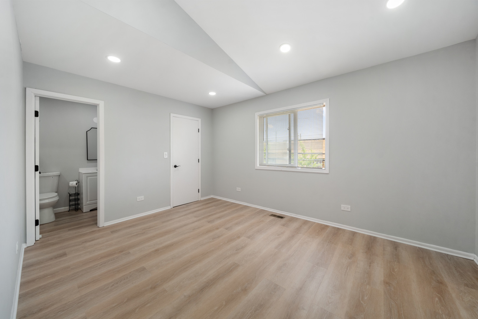 3354 West Madison Street Skokie IL 60076