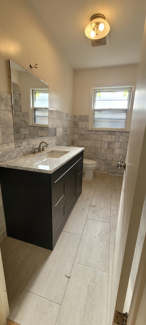 2747 West Lunt Avenue Chicago IL 60645