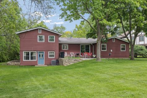 23W081 Red Oak Drive Glen Ellyn IL 60137