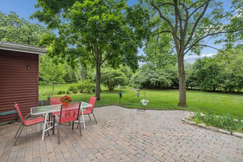 23W081 Red Oak Drive Glen Ellyn IL 60137
