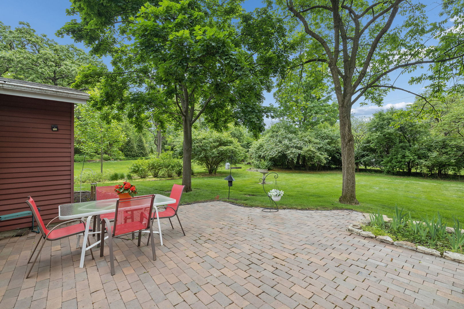23W081 Red Oak Drive Glen Ellyn IL 60137