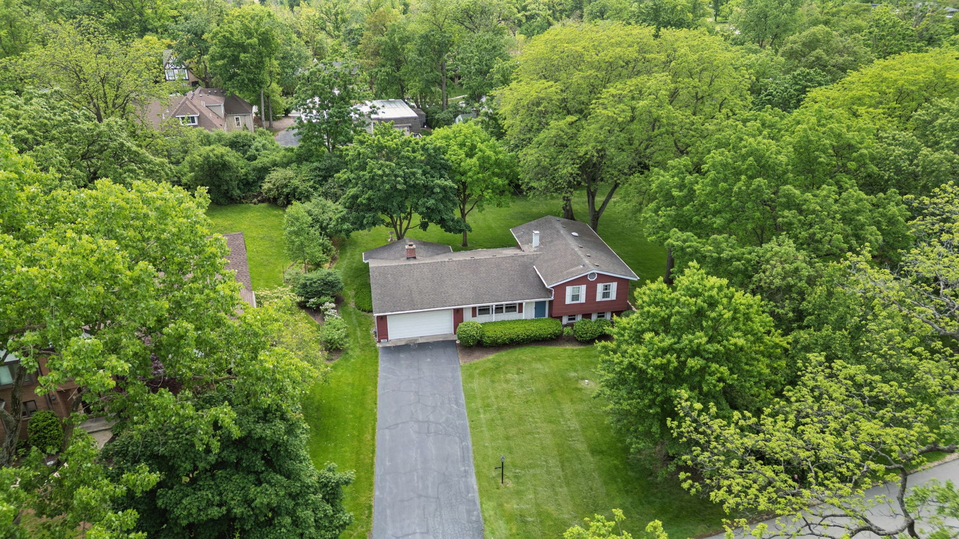 23W081 Red Oak Drive Glen Ellyn IL 60137