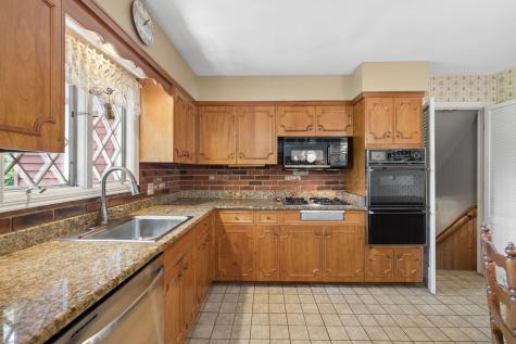 23W081 Red Oak Drive Glen Ellyn IL 60137