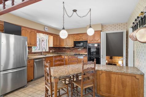 23W081 Red Oak Drive Glen Ellyn IL 60137