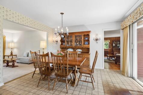 23W081 Red Oak Drive Glen Ellyn IL 60137