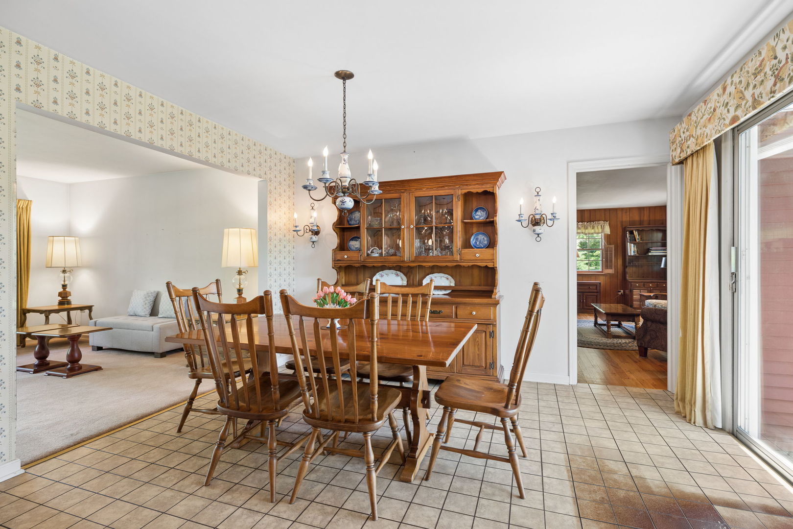 23W081 Red Oak Drive Glen Ellyn IL 60137