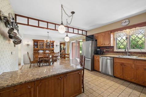 23W081 Red Oak Drive Glen Ellyn IL 60137