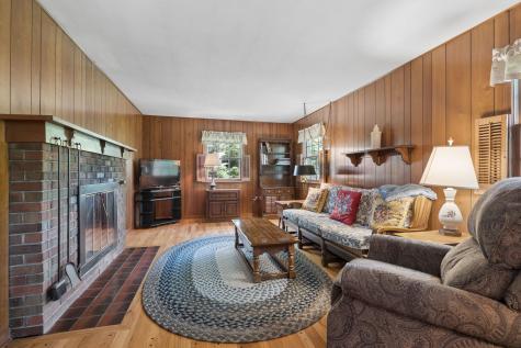 23W081 Red Oak Drive Glen Ellyn IL 60137