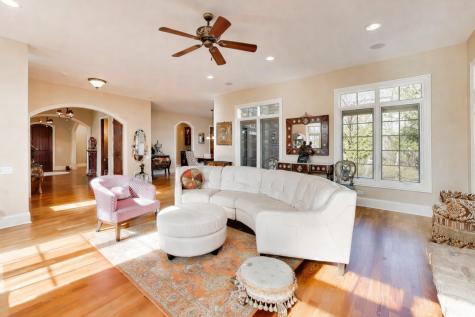 1420 West Longwood Drive Bull Valley IL 60098