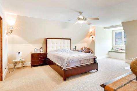 1420 West Longwood Drive Bull Valley IL 60098